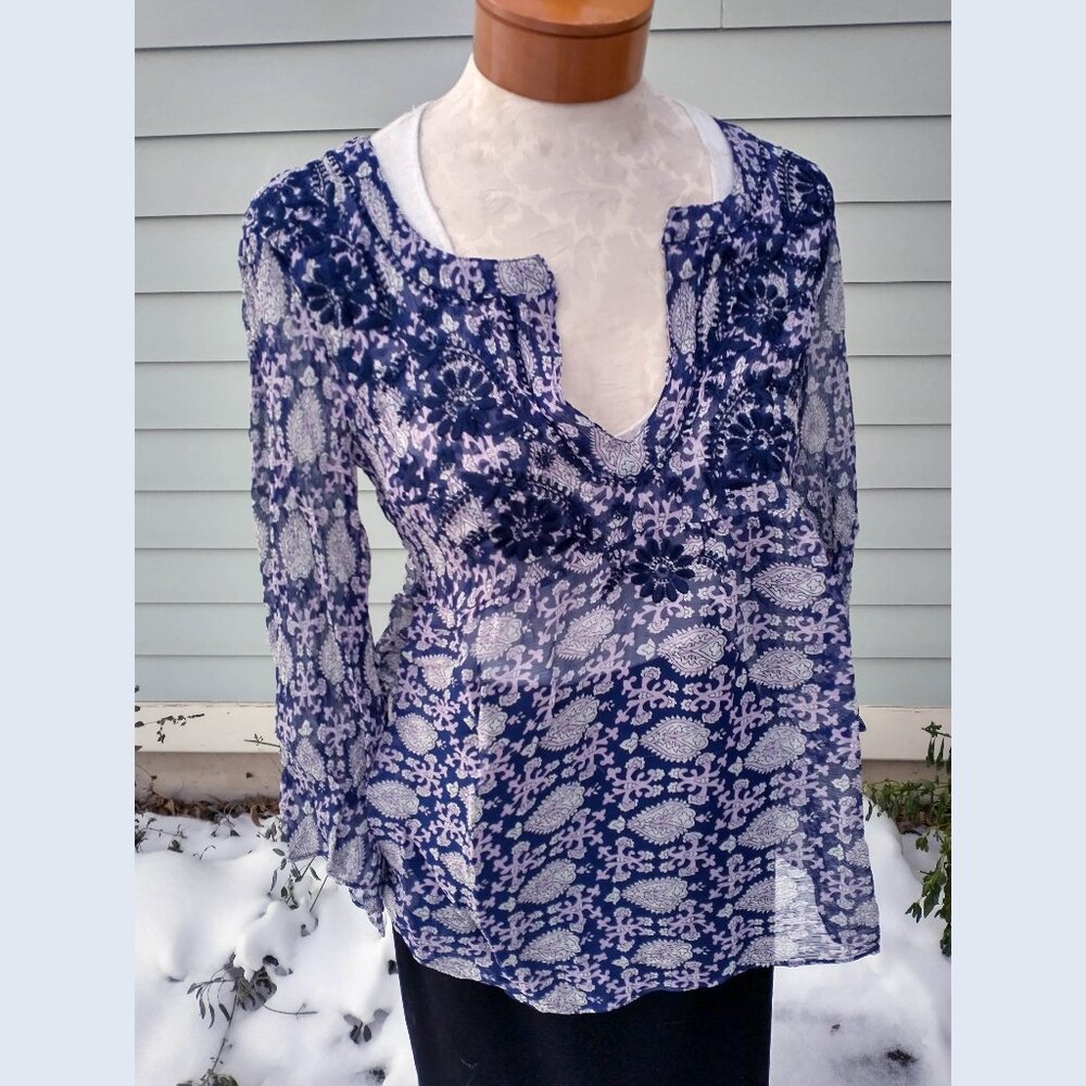 Blouse: Silk, dark navy bohemian print w/v-notch. Loose size small - by Calypso